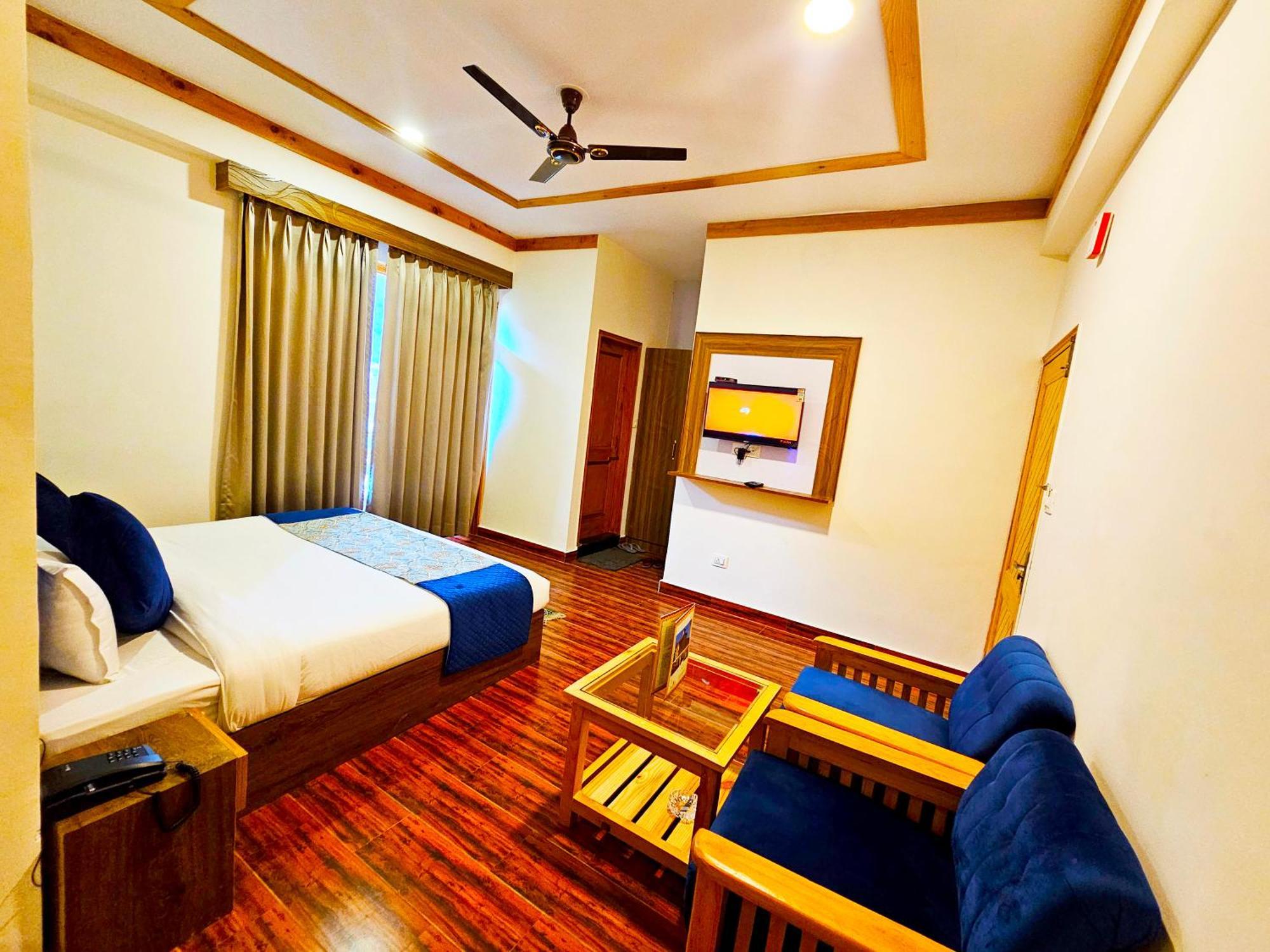 Hotel Marina Heights Manali  Ngoại thất bức ảnh