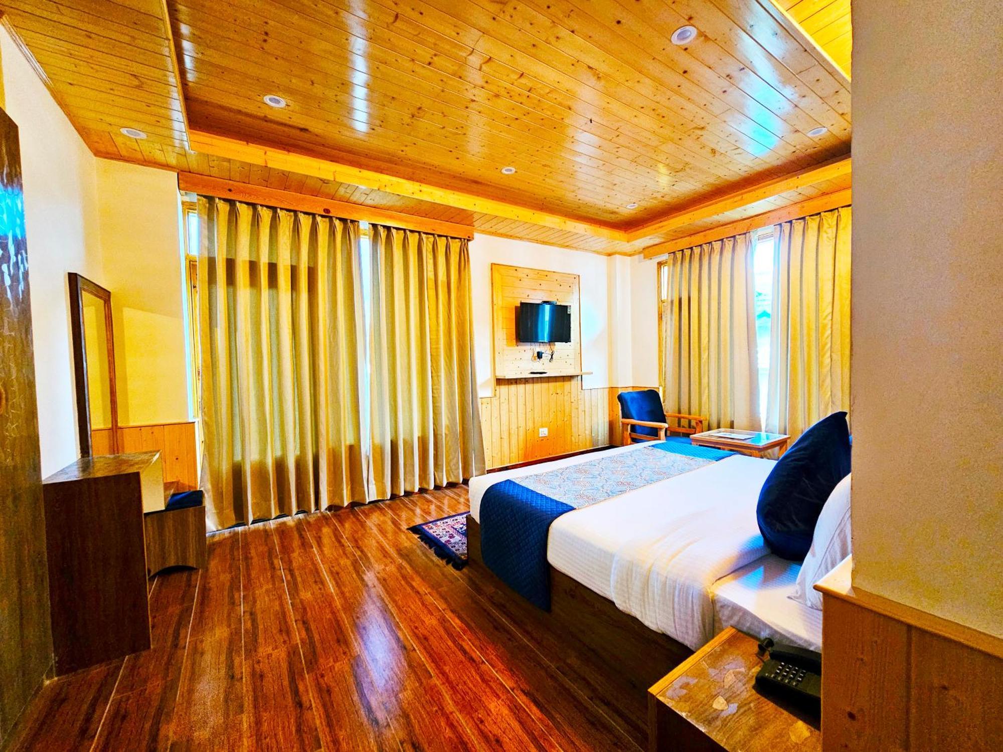 Hotel Marina Heights Manali  Ngoại thất bức ảnh